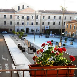 Le Finestre Su Via Cavour Sassari